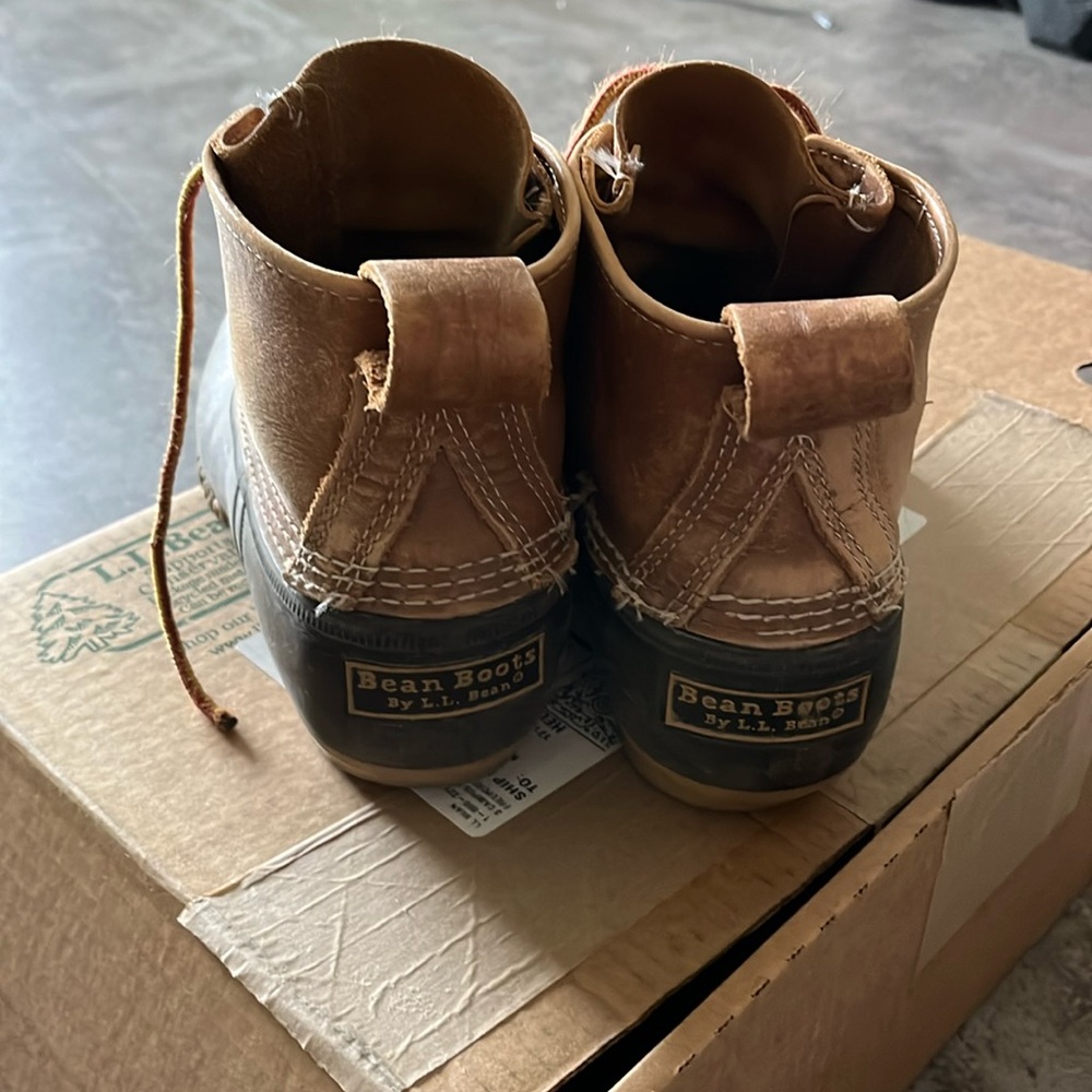Bean boots